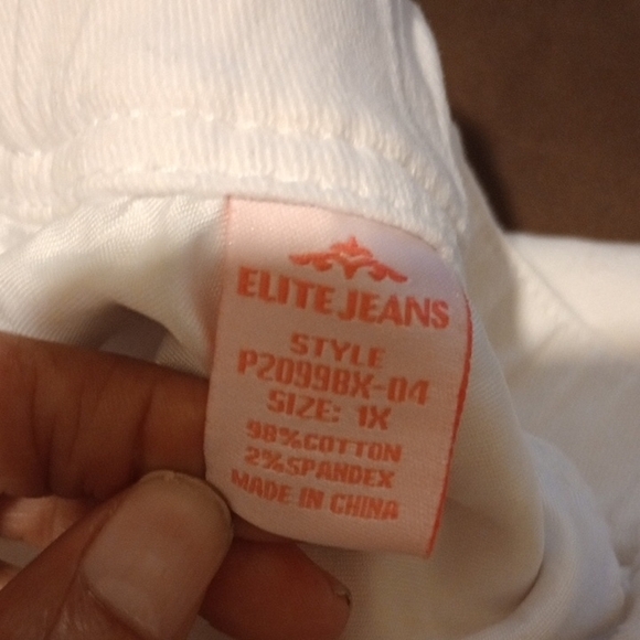 EliteStyle Women's White Ankle Jeans - Picture 4 of 4